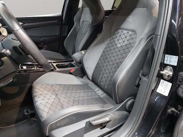 VW Golf 1.5 eTSI mHEV ACT R-Line DSG