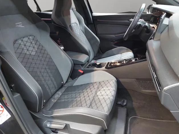 VW Golf 1.5 eTSI mHEV ACT R-Line DSG