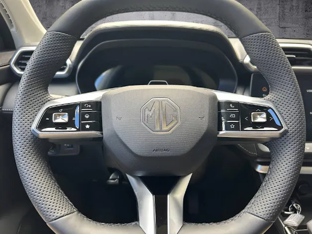 MG ZS 1.5 Hybrid+ Luxury