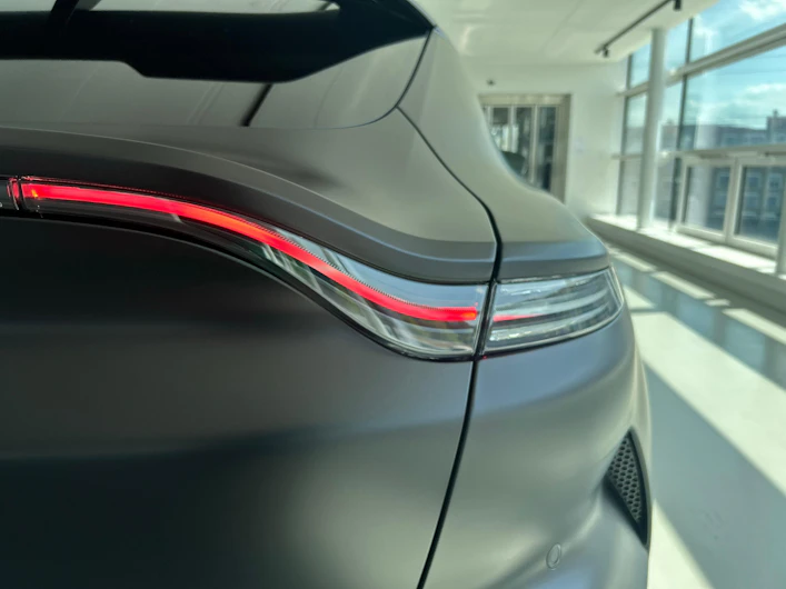 Fahrzeugbild ASTON MARTIN DBX