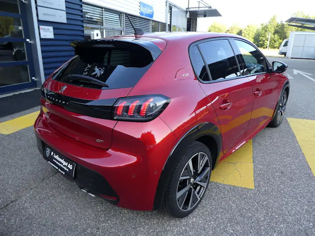Peugeot 208 1.2 PureTech 130 GT EAT8