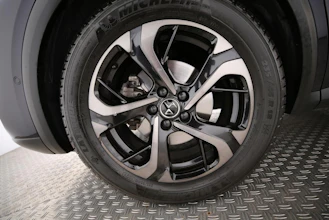 https://vehicle.imgix.net/4402642/3a3351f3-7353-4403-b8aa-dec47499aea1.jpg