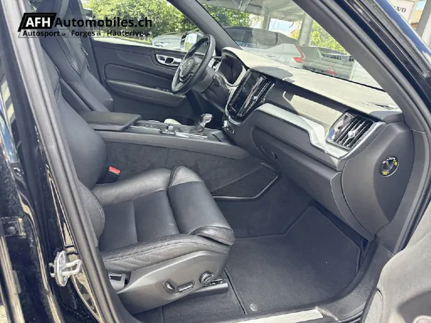 Volvo XC60 2.0 T5 Momentum AWD