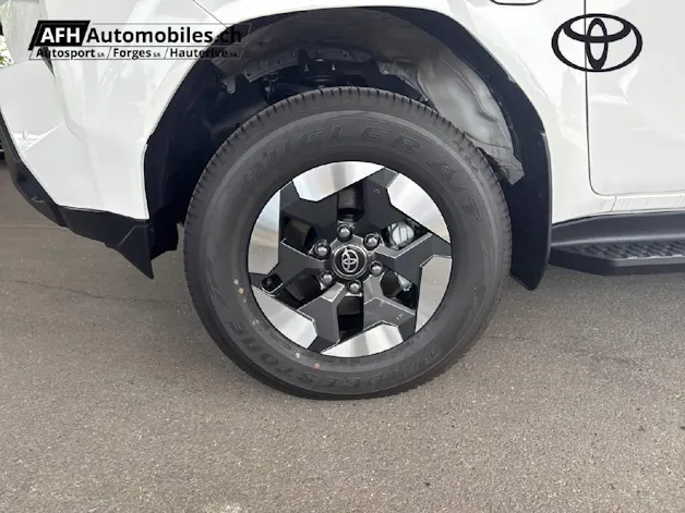 Toyota Hilux Double Cab.-pick-up 59KWh Comfort