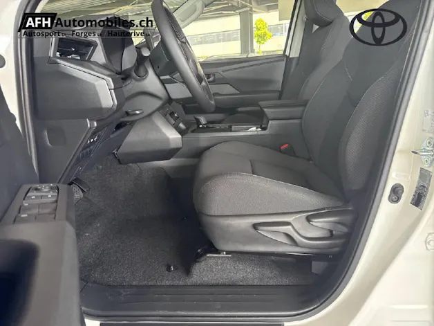 Toyota Hilux Double Cab.-pick-up 59KWh Comfort