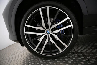 https://vehicle.imgix.net/4402745/1802177e-4ad7-454a-afbc-2f9bf3b6df3f.jpg