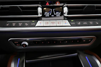 https://vehicle.imgix.net/4402745/cc52e195-b4d6-4f5f-8287-69f6f06ab2d7.jpg