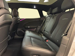 https://vehicle.imgix.net/4402864/c65c26cf-6ced-4538-ab87-1130e7f01f2e.jpg