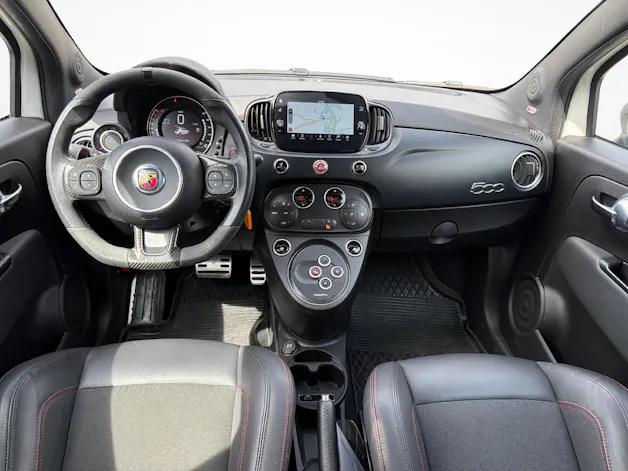 Fiat 695 Abarth 1.4 T-Jet 180