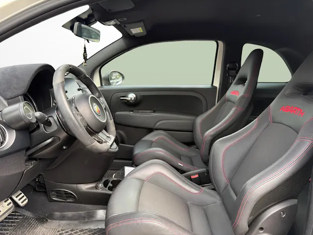 Fiat 695 Abarth 1.4 T-Jet 180