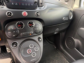 Fahrzeugbild FIAT 695 Abarth 1.4 T-Jet 180