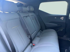 https://vehicle.imgix.net/4403002/00427d04-1fdb-4a8f-be3f-bf3edc7cc748.jpg