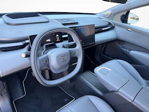 https://vehicle.imgix.net/4403002/c9f96913-0931-4a49-b00b-ab1914354e2a.jpg