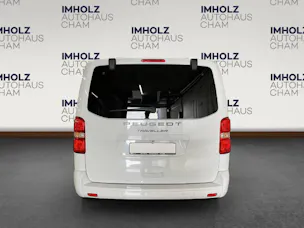 Peugeot Traveller Long 2.2 BlueHDi 180
