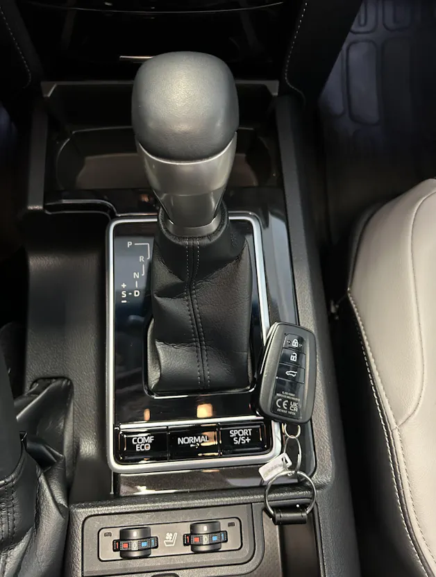Toyota Land Cruiser 2.8 D 204 Invincible