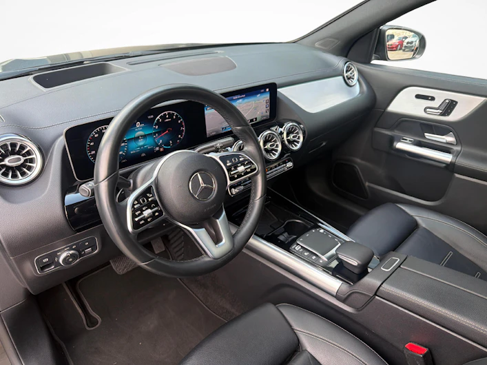 Fahrzeugbild MERCEDES-BENZ GLA 250