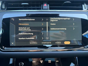 Fahrzeugbild LAND ROVER Range Rover Evoque 2.0 D 165 R-Dynamic SE