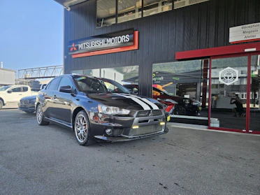 MITSUBISHI LANCER