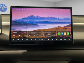 https://vehicle.imgix.net/4403095/f70b0fe4-d726-47c0-a999-a934d5567198.jpg