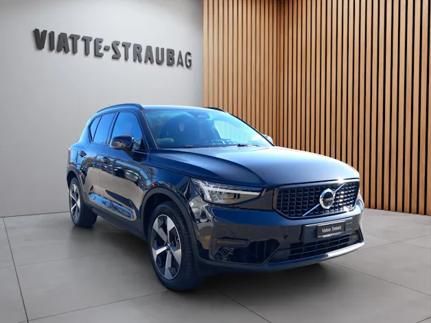 Volvo XC40 2.0 B3 MH Plus Dark