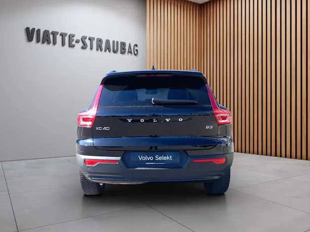 Volvo XC40 2.0 B3 MH Plus Dark
