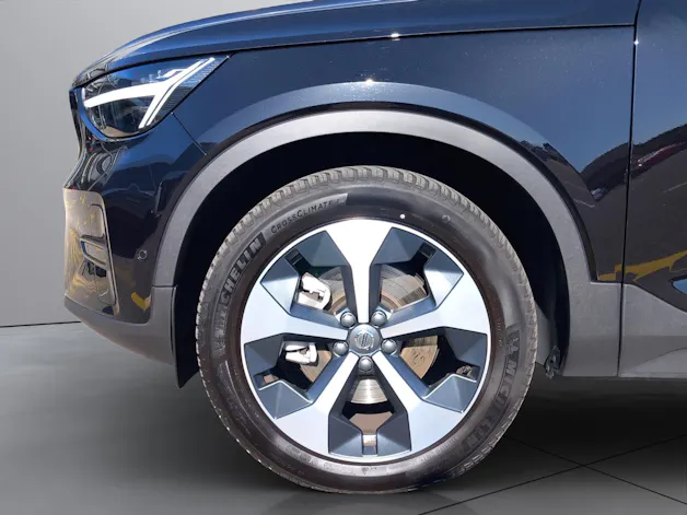 Volvo XC40 2.0 B3 MH Plus Dark