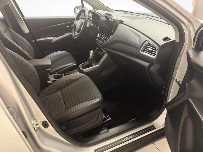 image du véhicule SUZUKI S-CROSS