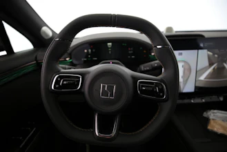 https://vehicle.imgix.net/4403137/4476fdfe-92c5-4bb7-910a-fe3525d423c7.jpg