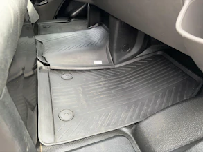 https://vehicle.imgix.net/4403143/b37cdaf9-4198-40b7-aaeb-f5d5b8cfe09d.jpg