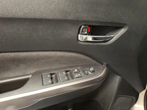 https://vehicle.imgix.net/4403177/a100b1b4-cdaa-4412-a472-d2d85840180d.jpg