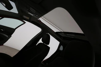 https://vehicle.imgix.net/4403203/c296cc8e-f420-48c3-83c4-674c250d3fba.jpg