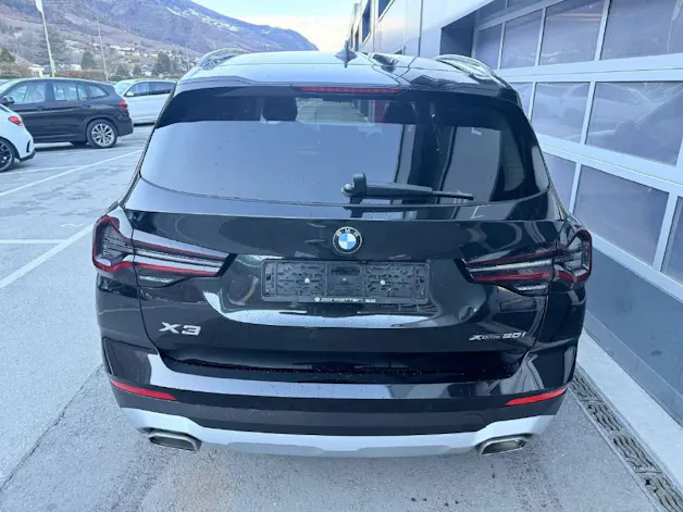 BMW X3 20i xDrive - CH