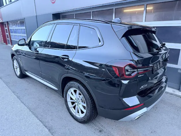 BMW X3 20i xDrive - CH