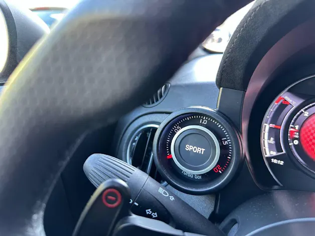 Fiat 595 Abarth 1.4 T-Jet 180 70 Anniversario
