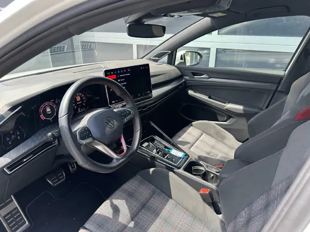 VW Golf VIII 2.0 TSI GTI DSG - CH