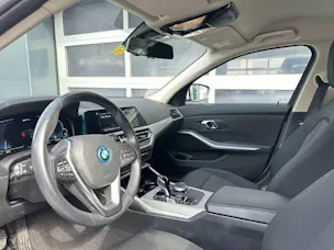 BMW 320e xDrive Touring - CH