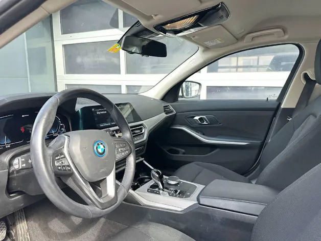 BMW 320e xDrive Touring - CH