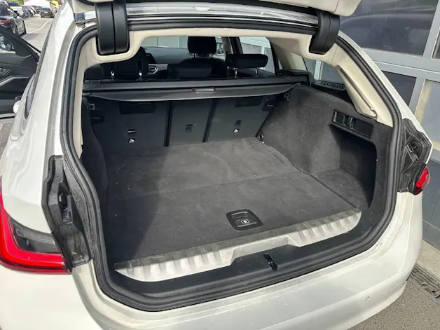 BMW 320e xDrive Touring - CH