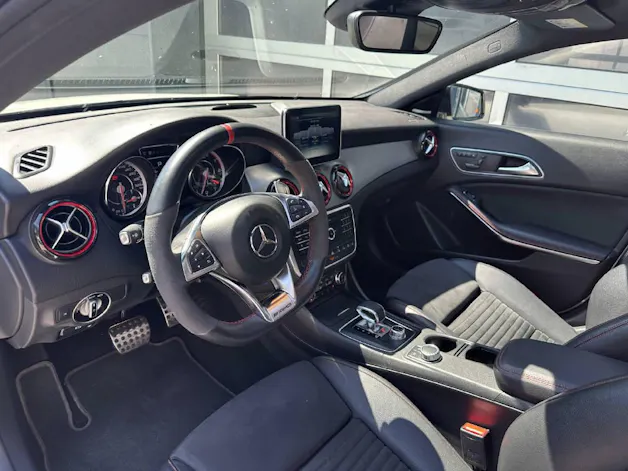 Mercedes-Benz CLA 45 AMG 4m Shooting Brake - CH