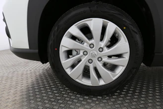 https://vehicle.imgix.net/4403351/df14bb63-93a1-4e2a-9e94-c6c6e4f4f37e.jpg