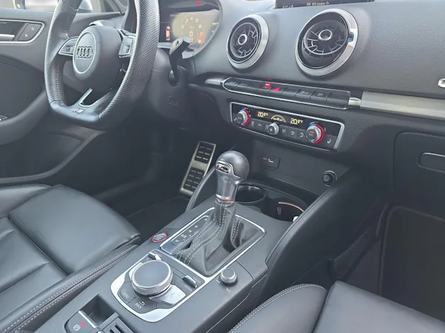 AUDI S3 Sportback 2.0 T FSI quattro S-Tronic (CH)
