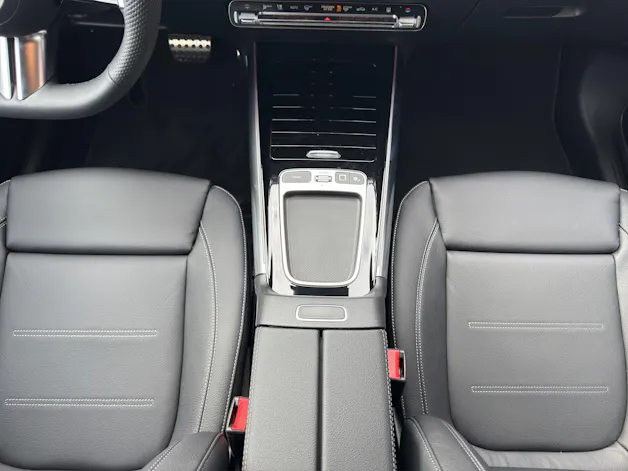 Mercedes-Benz EQA 300 Excellence AMG Line 4matic