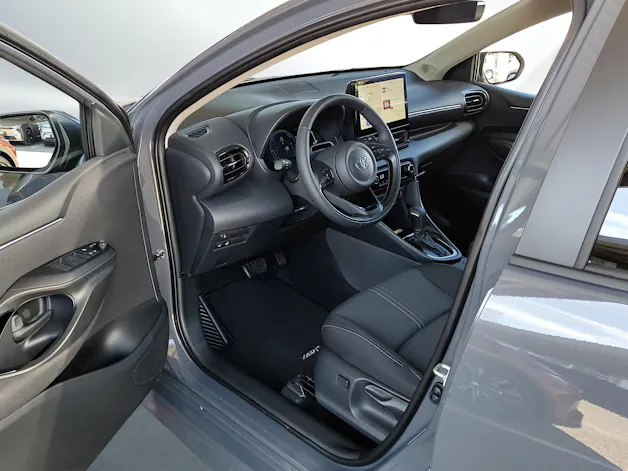Toyota Yaris 1.5 VVT-i HSD Trend