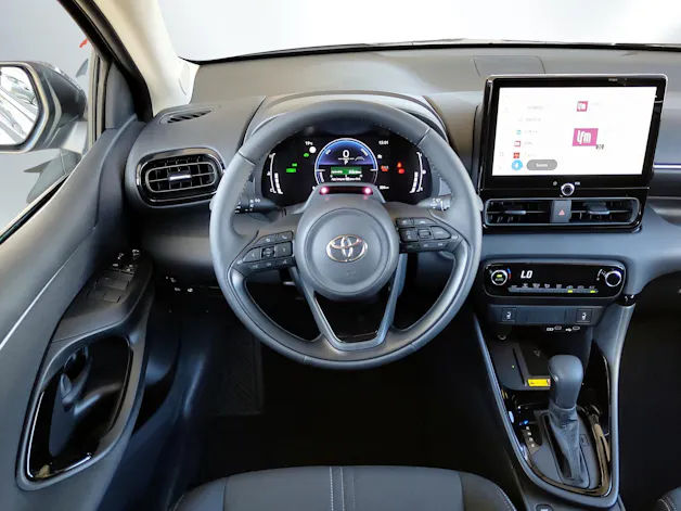 Toyota Yaris 1.5 VVT-i HSD Trend