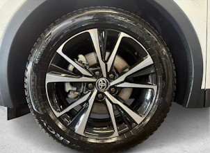 Fahrzeugbild TOYOTA C-HR 2.0 HEV Trend 4x4