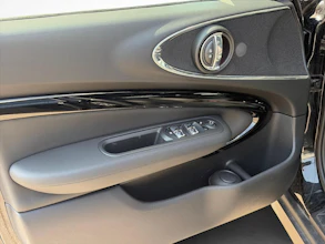 https://vehicle.imgix.net/4403531/384d806c-13ef-4055-bcb8-76beb1274a1c.jpg