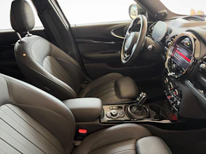 https://vehicle.imgix.net/4403531/391badee-7367-45d0-ac82-c4f7db6f3b99.jpg