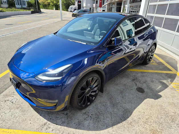 Tesla Model Y Performance D