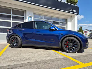 Tesla Model Y Performance D