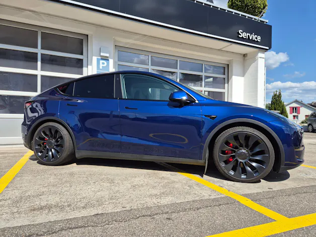 Tesla Model Y Performance D